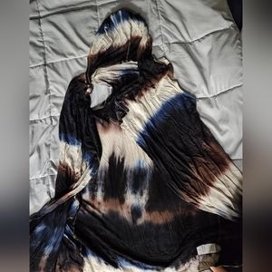 FLOWY VEST WITH HOOD